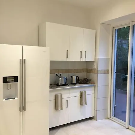 La Maison De Tane / Crew Housse 10 Lits