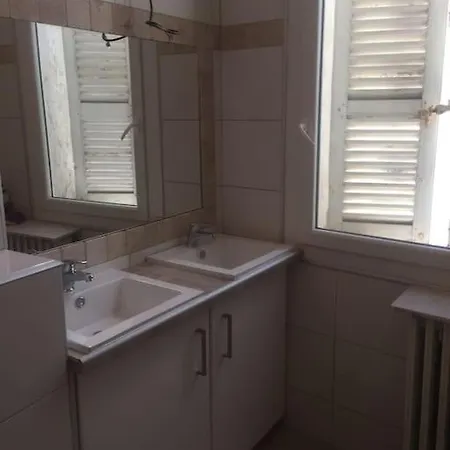 La Maison De Tane / Crew Housse 10 Lits Lejlighed