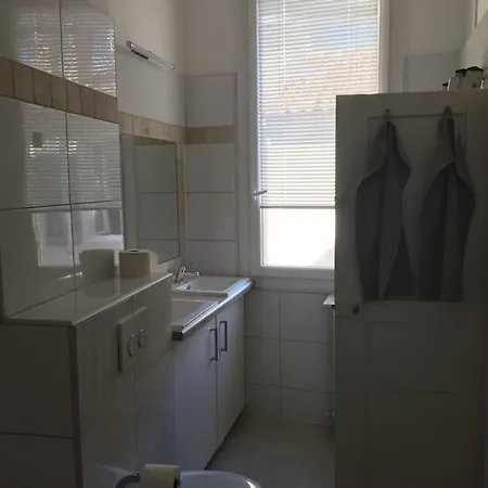 La Maison De Tane / Crew Housse 10 Lits